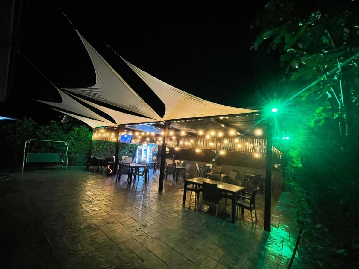 Hotel Sweet Нэводари Экстерьер фото