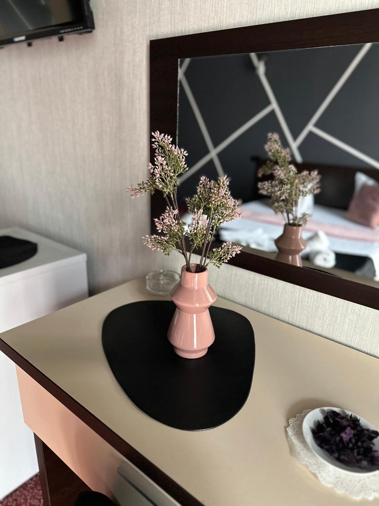 Hotel Sweet Нэводари Экстерьер фото