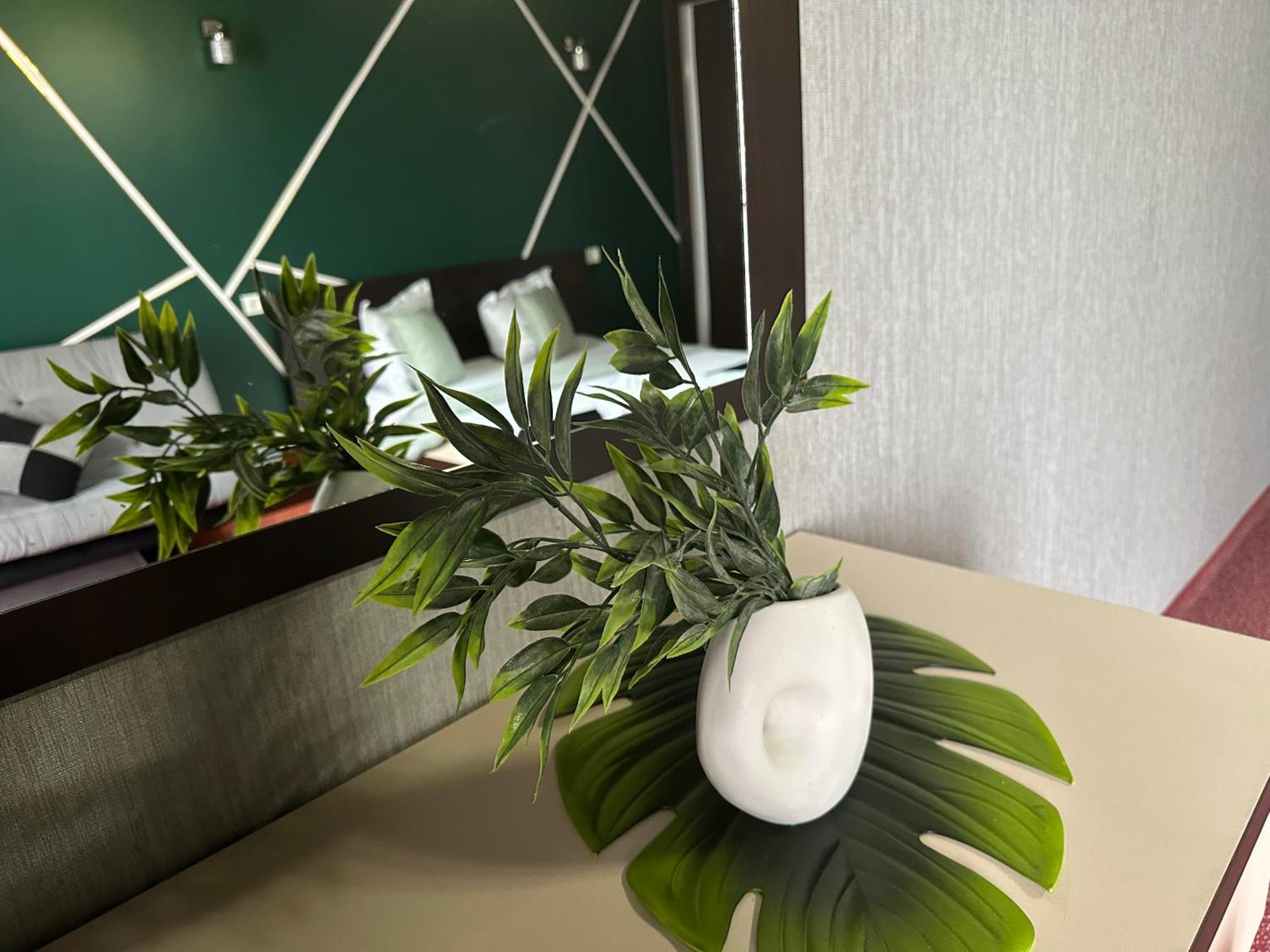 Hotel Sweet Нэводари Экстерьер фото