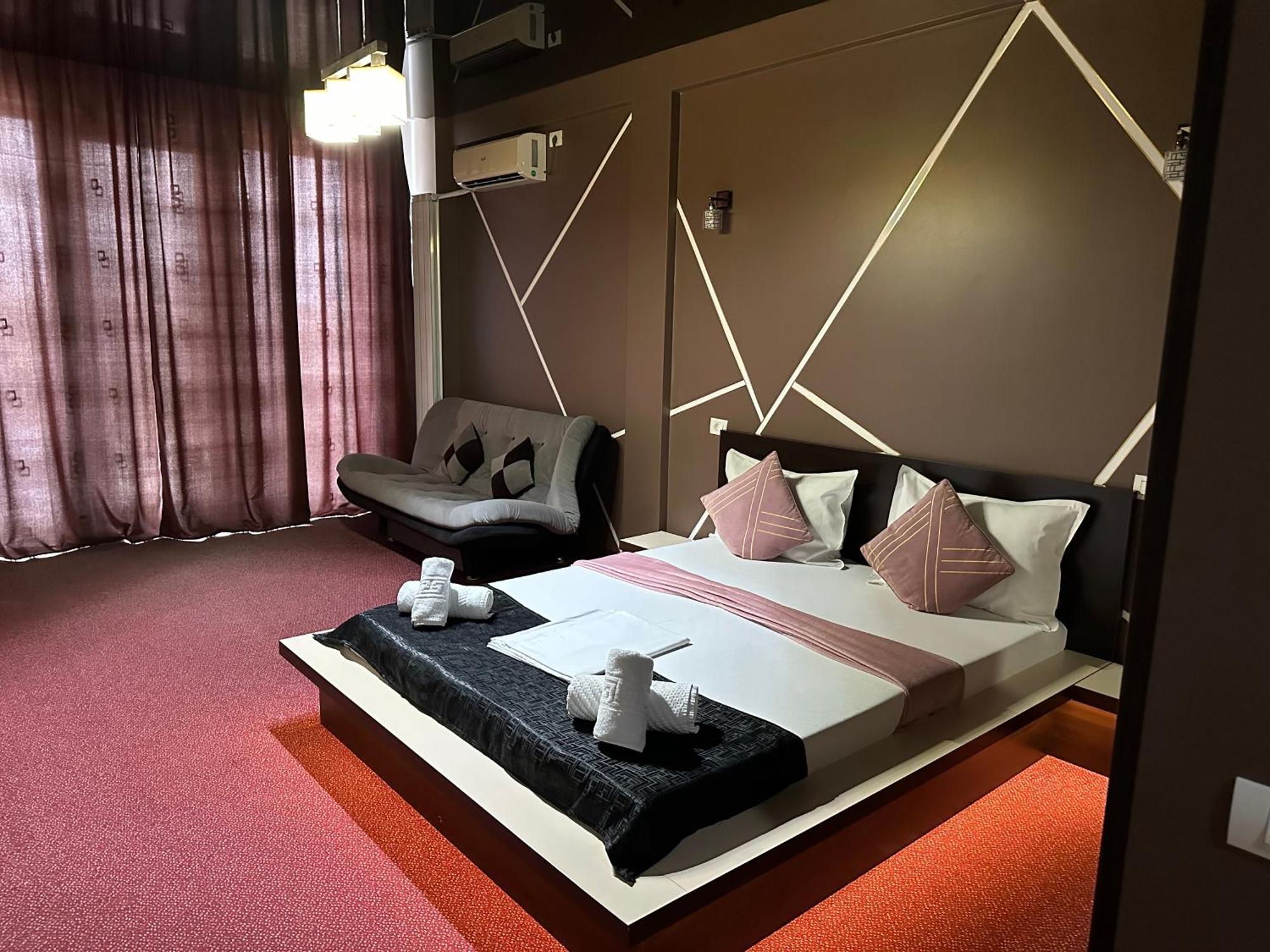 Hotel Sweet Нэводари Экстерьер фото